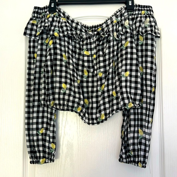 Xhilaration Tops - Lemons!🍋
